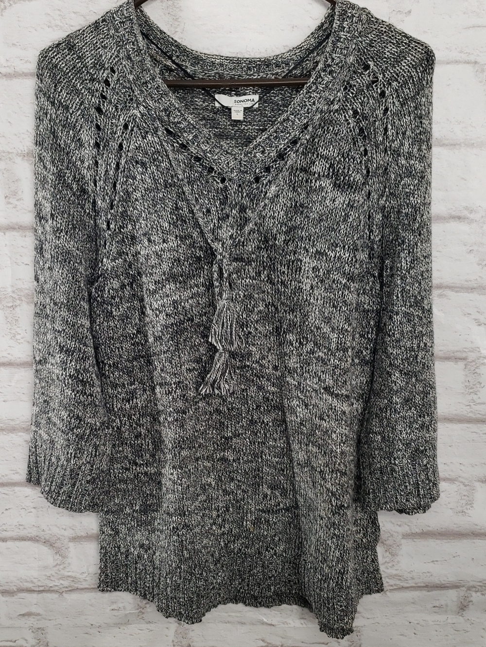 Sonoma Black & White Gray Marled V-Neck Sweater with Tassel Detail. Large.